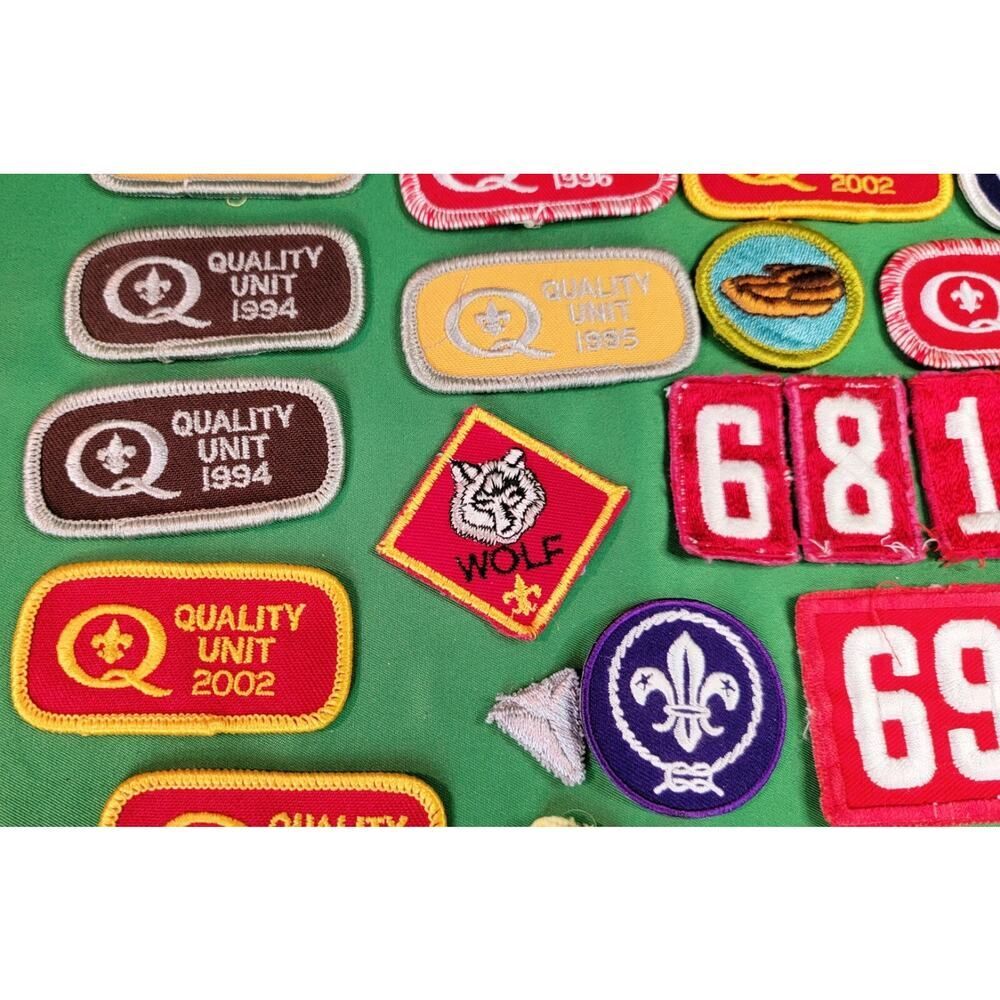 Vtg Lot Boy Scout Patches Webelos Wolf BSA 1994-2002 Quality Unit Embroidered - Picture 3 of 10